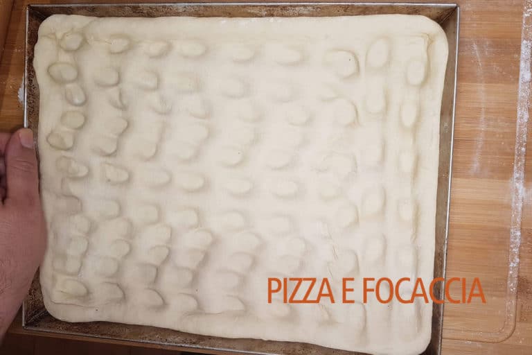 focaccia genovese forata