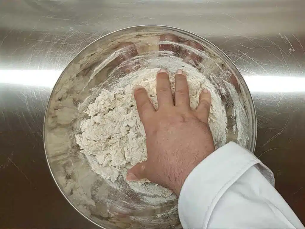 Come incordare un impasto a mano, tecniche e spegazioni 3 Come Incordare Un Impasto 1