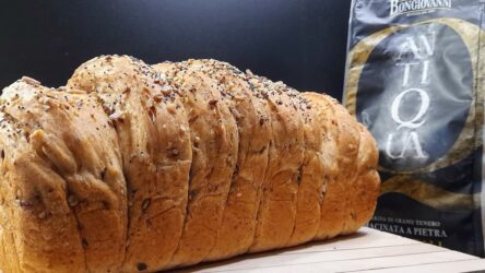 Pizza e focaccia Home 21 Pan Bauletto ai Cereali: Una Delizia Salutare per la Tua Colazione