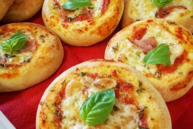 Ricetta Pizzette rustiche da Buffet