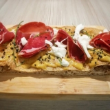 Pizza in teglia con farina integrale e multicereali