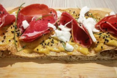 Pizza in teglia con farina integrale e multicereali