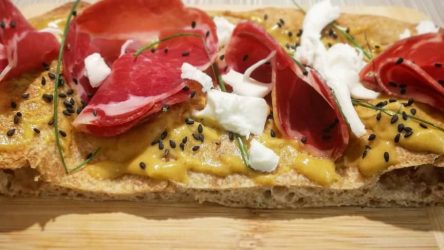 Pizza e focaccia Home 6 Pizza in teglia con farina integrale e multicereali